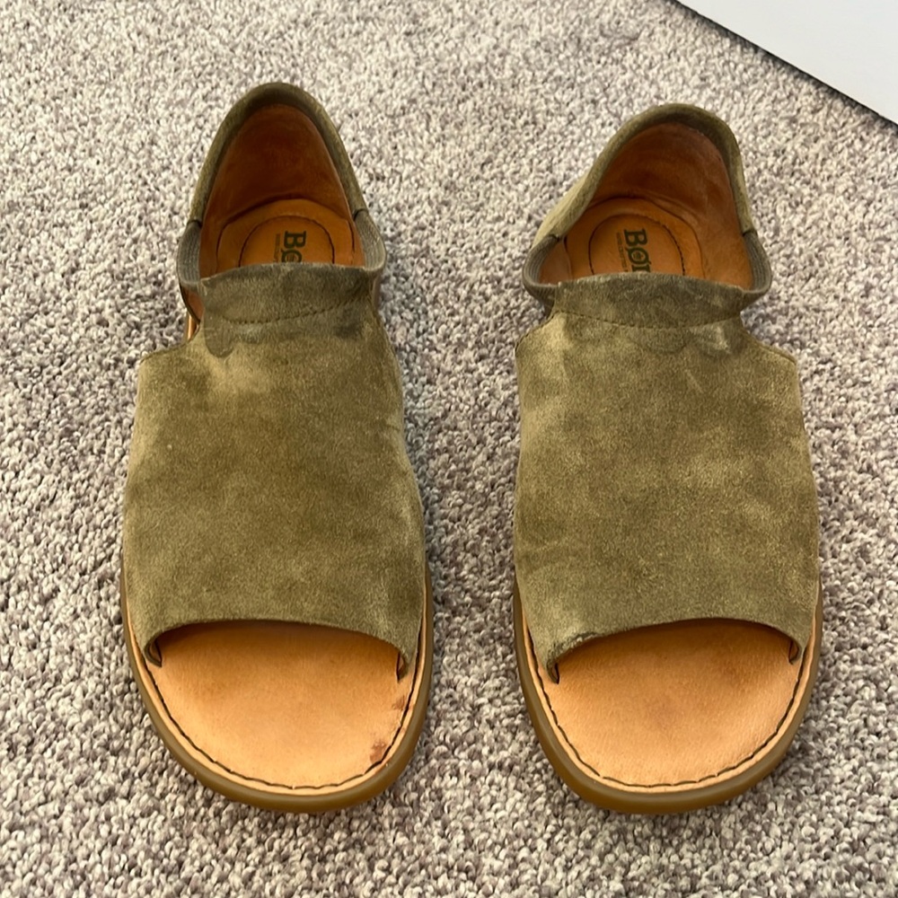 Born Cove Modern Kiwi Leather Suede Slip On Sandal Size 9